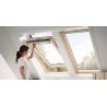 Ventana giratoria manual madera barnizada Velux GGL MK08 3070